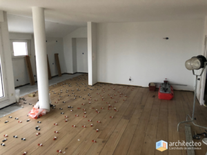 Pose d'un carrelage imitation parquet